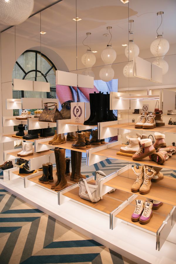EVENTO 70 ANNIVERSARIO IN VIA DELLA SPIGA MILANO Pollini Online Boutique Pollini