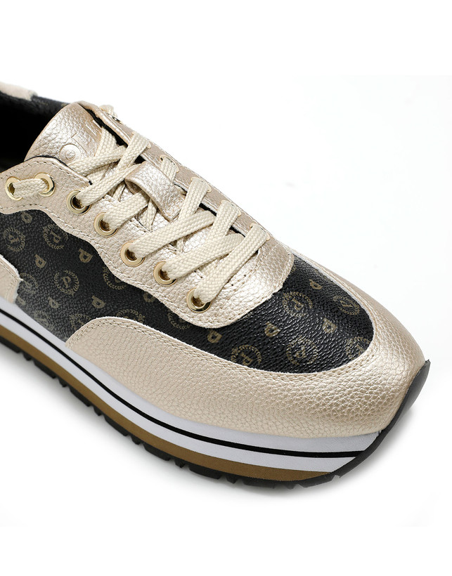Sneakers Photo 4