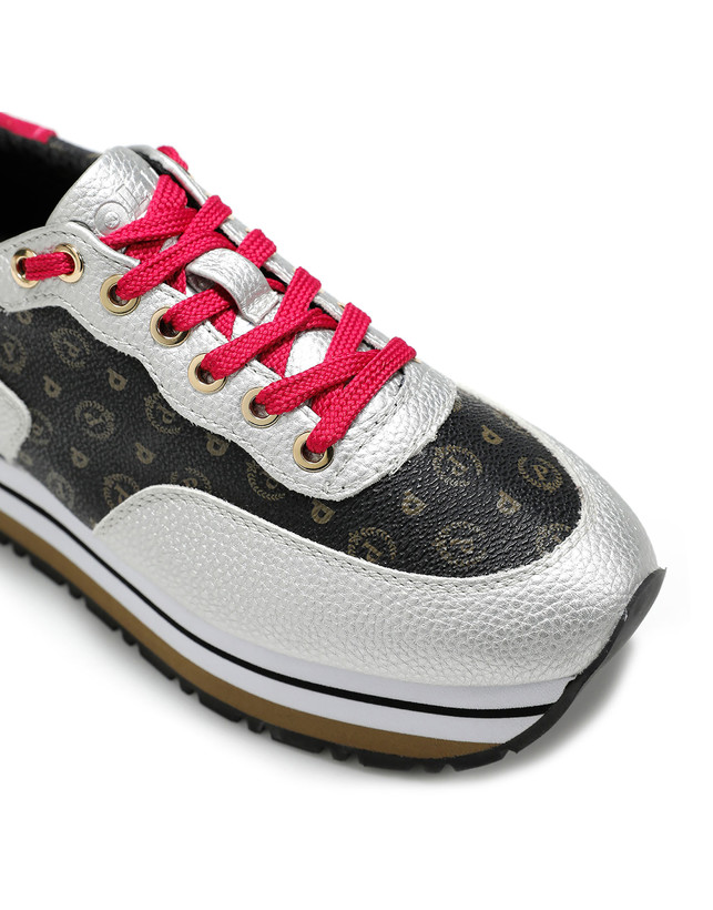Sneakers Photo 4
