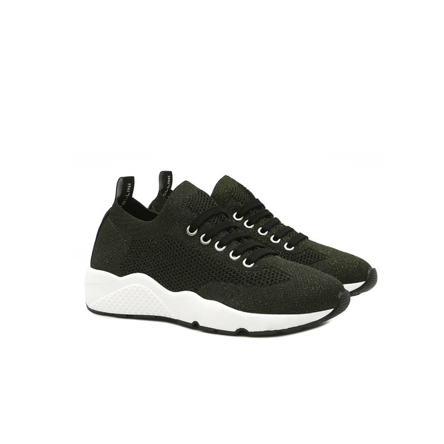 Sneakers Photo 1