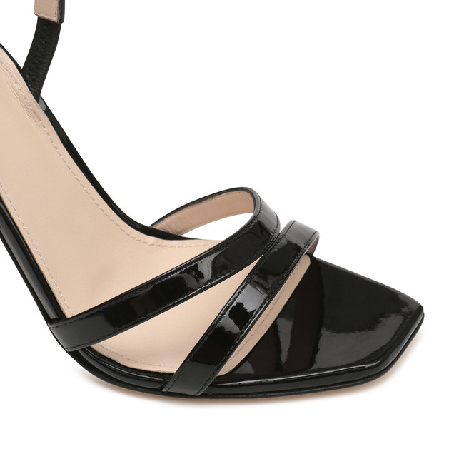 Sandals Photo 4