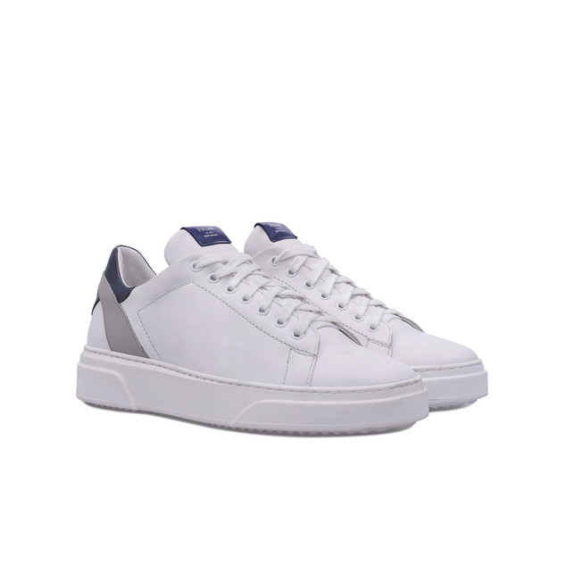 Sneakers Photo 2