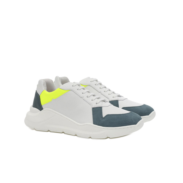 Sneakers Photo 2