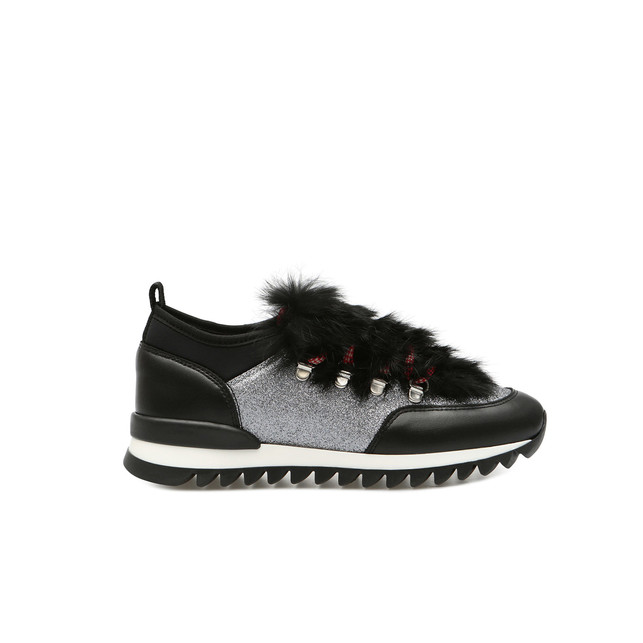 Sneakers Photo 1