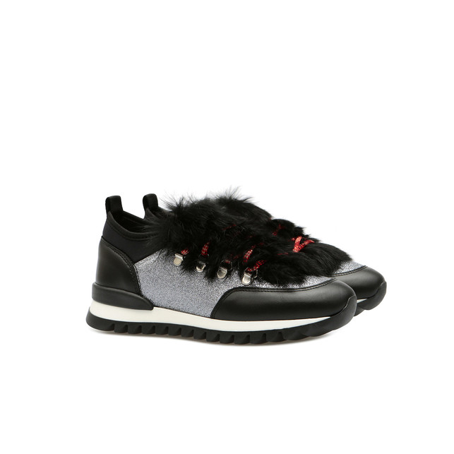Sneakers Photo 2