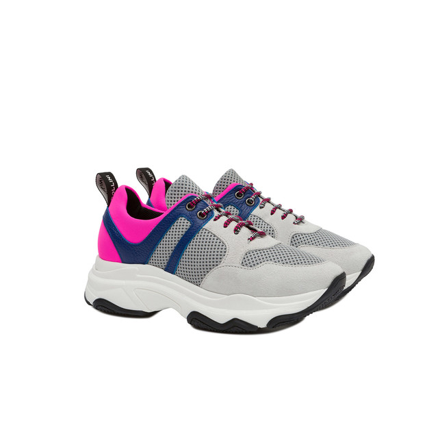 Sneakers Photo 2