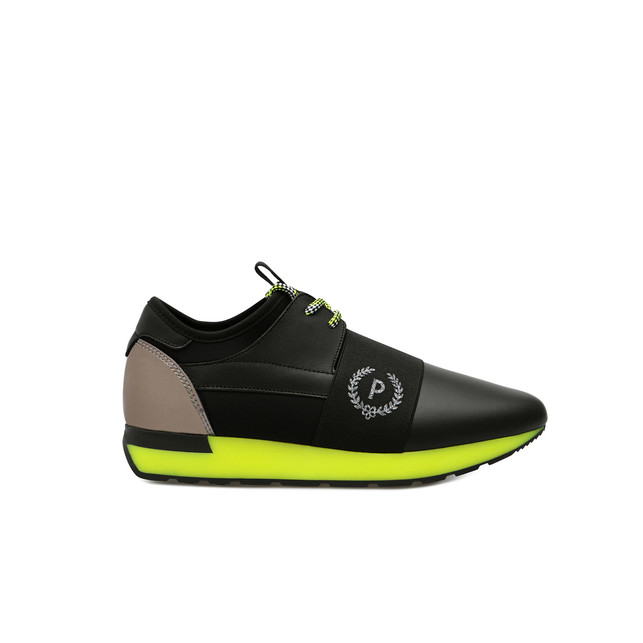 Sneakers Photo 1