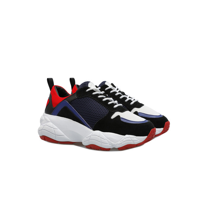 Sneakers Photo 2
