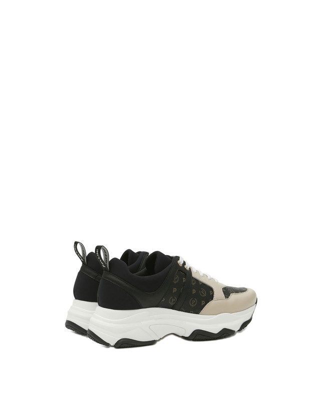 Sneakers Photo 3