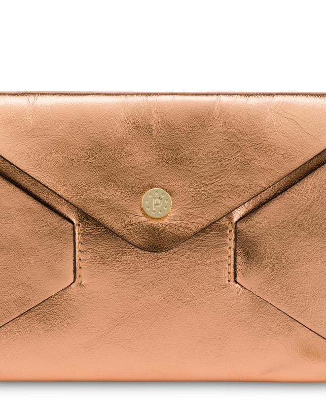 Mail pochette in laminated calfskin Photo 5