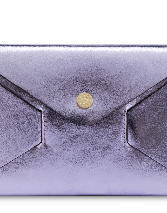 Mail pochette in laminated calfskin Photo 5