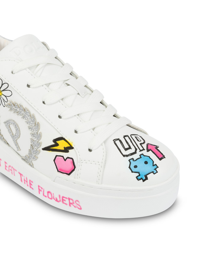 Sneakers with 'Please don't eat the flowers' written Photo 5