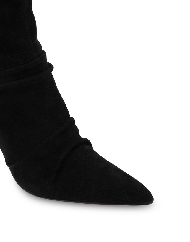 Plissé stretch suede ankle boots Photo 4