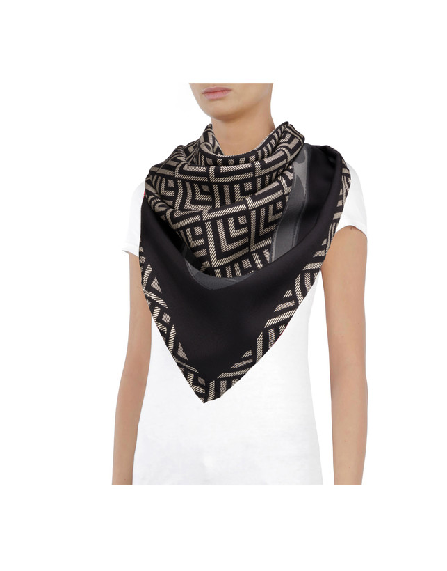 Silk twill scarf Photo 1