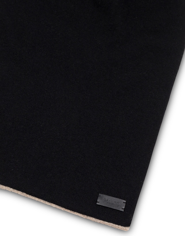 Two-tone knit scarf Photo 3