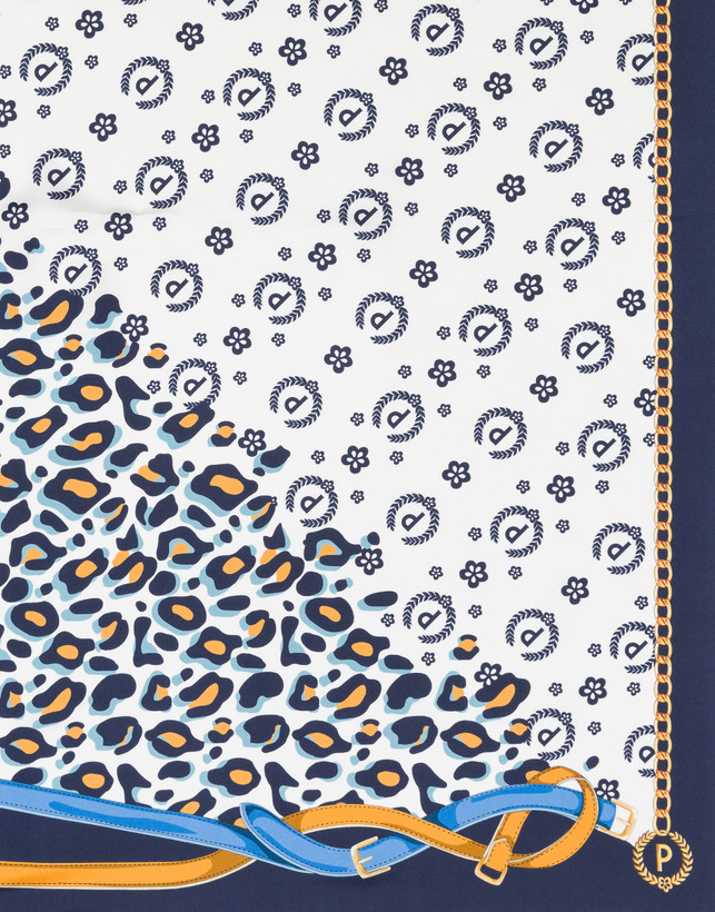Silk scarf with animal print Photo 3