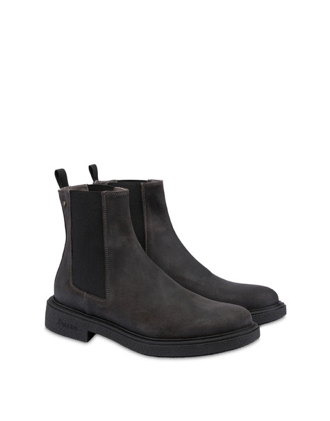 Gentlemen's Club Chelsea Boot In Greased Split Leather Grey