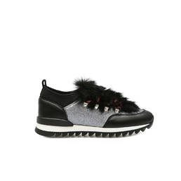 Sneakers Photo 1
