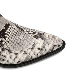 Ankle boots Photo 5