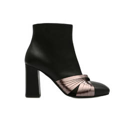 Ankle boots Photo 1