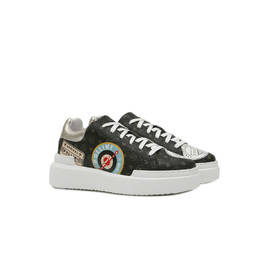 Sneakers Photo 2