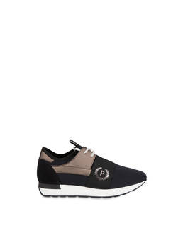 Sneakers Photo 1
