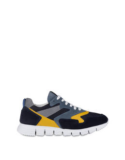 Sneakers Photo 1