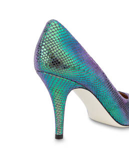 Annabelle décolleté with iridescent python print Photo 5