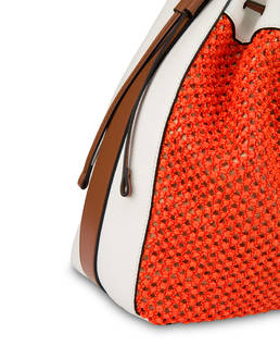 Aura bucket bag in raffia and calfskin Photo 5