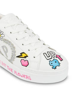 Sneakers with 'Please don't eat the flowers' written Photo 5