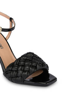 Sandals with Puffy weave Photo 4