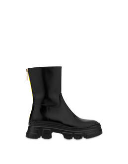 Unexpected Color abrasive calfskin ankle boot Photo 1