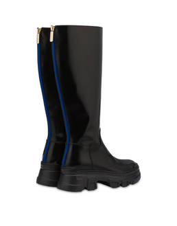 Unexpected Color abrasive calfskin boot Photo 3
