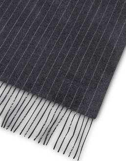 Pinstripe wool scarf Photo 3