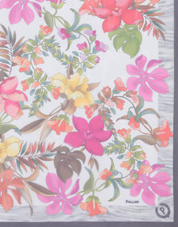 Stole with flower print Photo 3