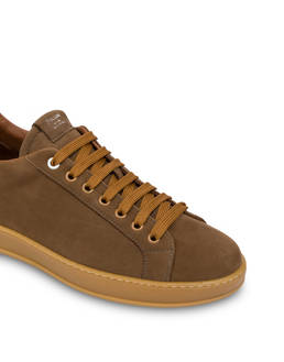 Sneakers Tennis Club in Nabuk Photo 5